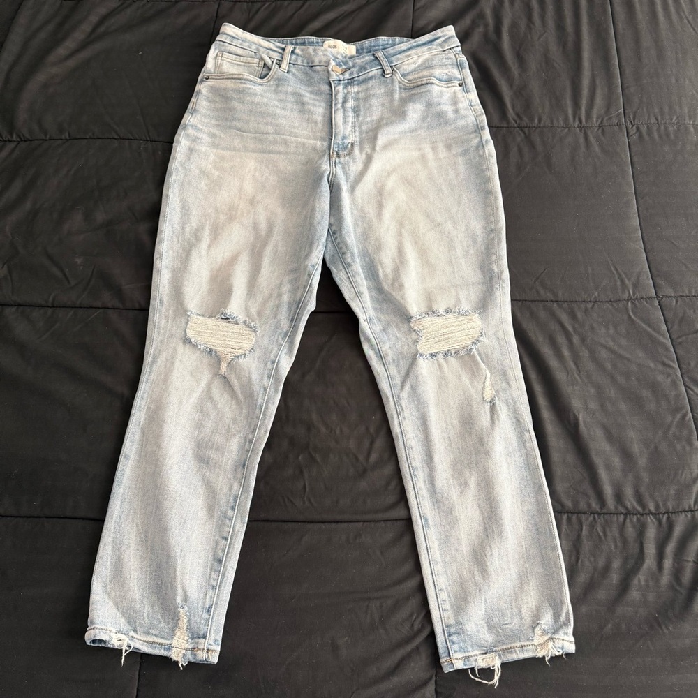 Buckle Women’s Ellie High Rise Mom Jeans
